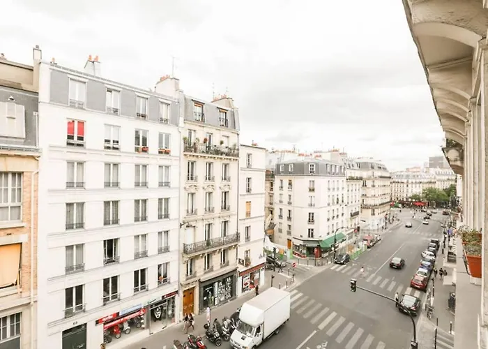 Cozy 5 Luxembourg Garden Aldaro