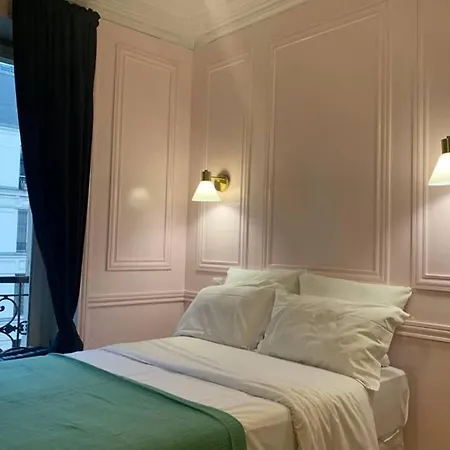 Апартаменты 5 District Luxembourg Gardens