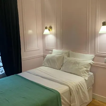 5 District Luxembourg Gardens Париж
